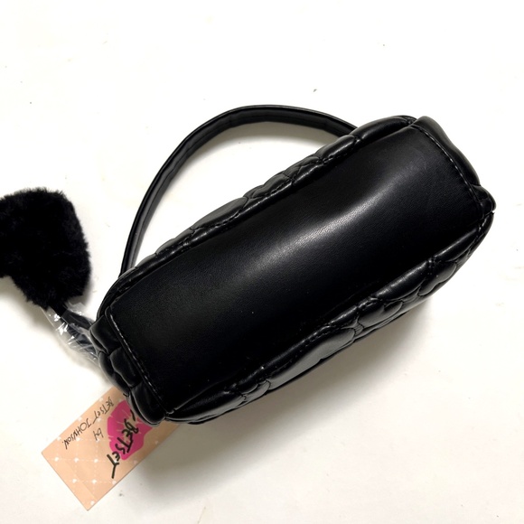 NWT BETSEY JOHNSON Quilted Heart Shoulder Bag Black Faux Fur Charm Purse - Picture 6 of 8
